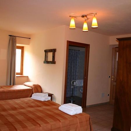 Hotel La Ginestra チェザーナ・トリネーゼ エクステリア 写真