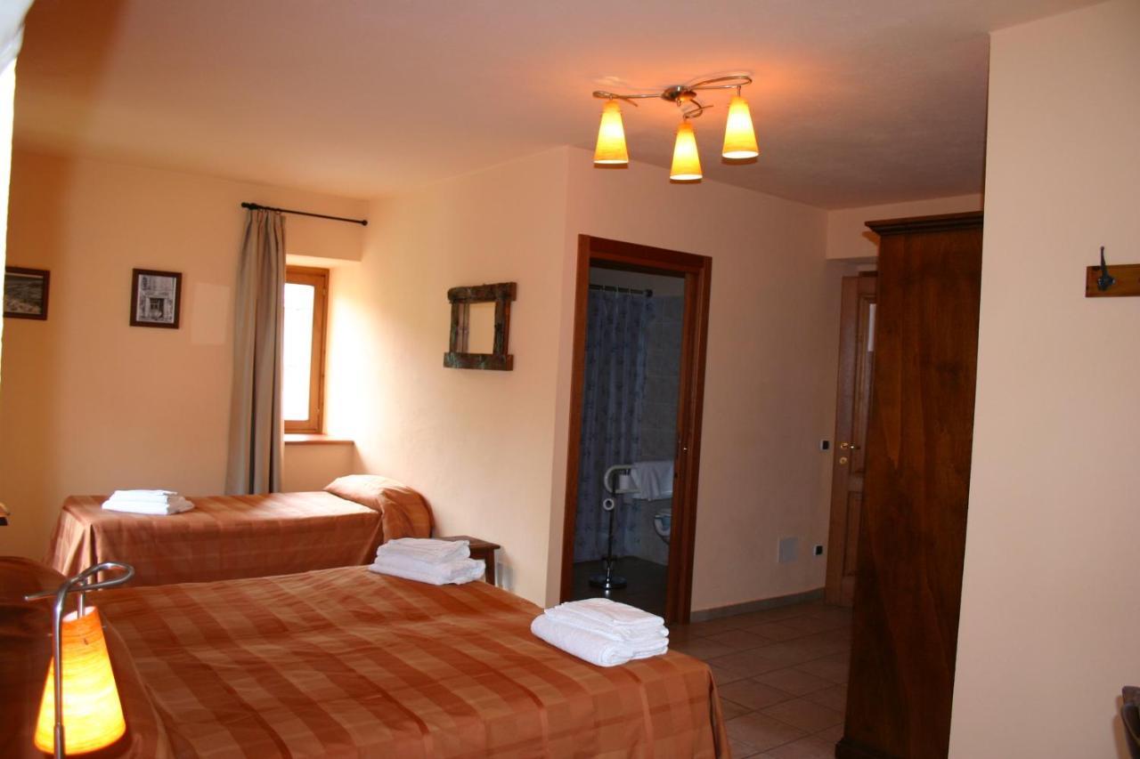 Hotel La Ginestra チェザーナ・トリネーゼ エクステリア 写真